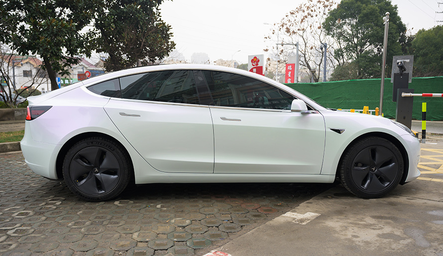 特斯拉model3 珍珠白改色3M改色膜(图2)